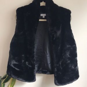 Ellelaurie Faux Fur Black Vest